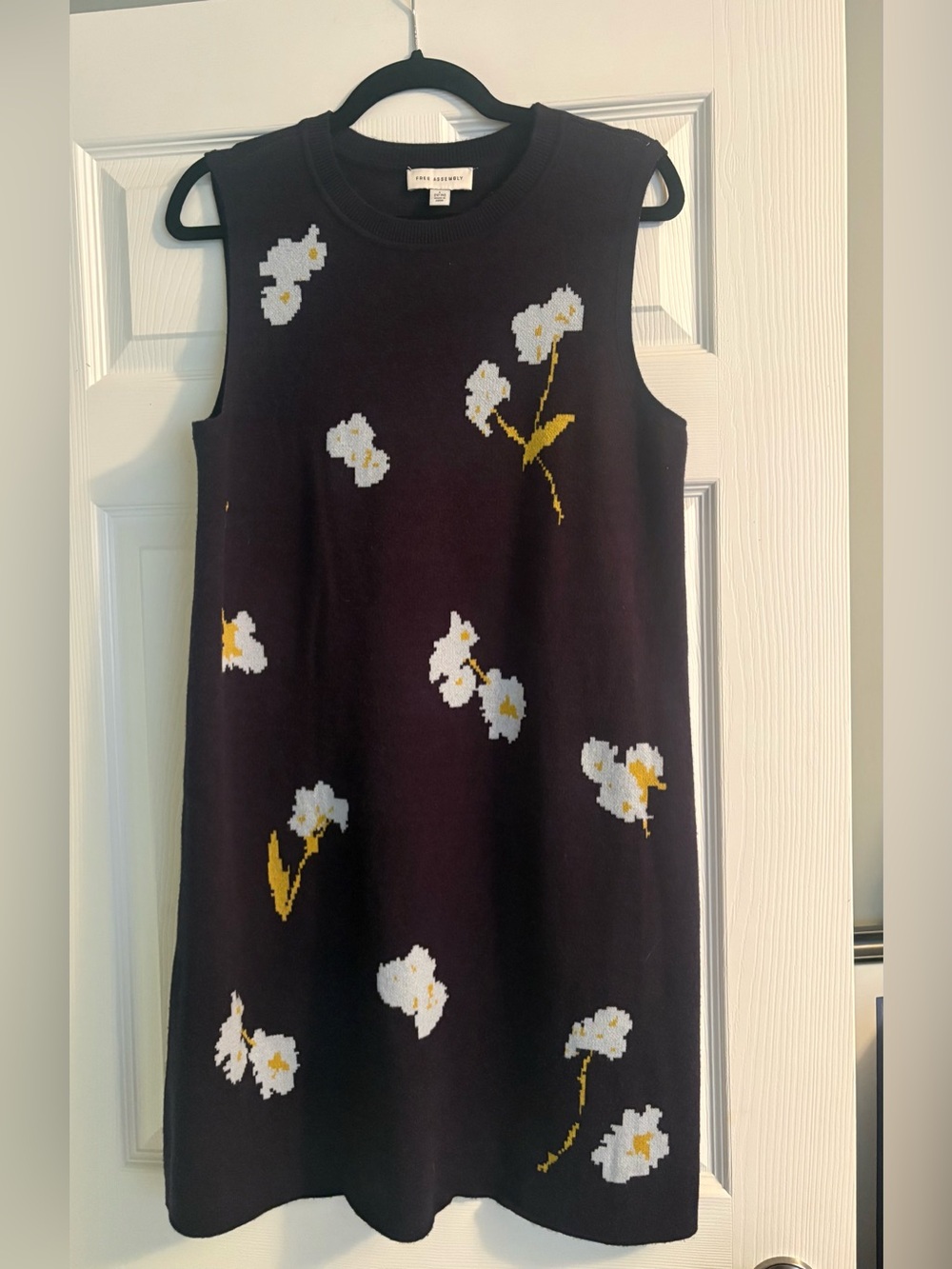 Blue floral sweater dress. A line. Large. Free Assembly. EUC